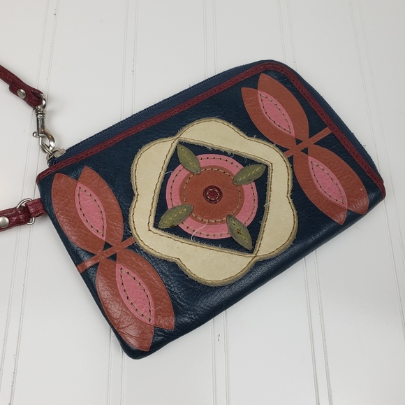 Fossil leather navy flower 2000's era clutch wristlet - Picture 3 of 11